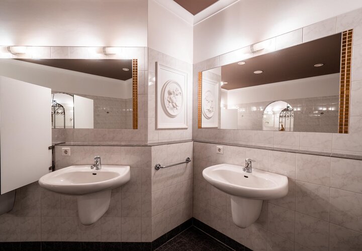 Waschtische im Dolomitenbad