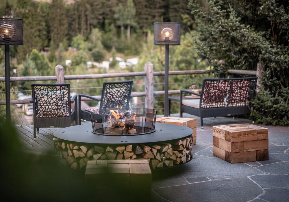 Terrasse mit Feuerstelle